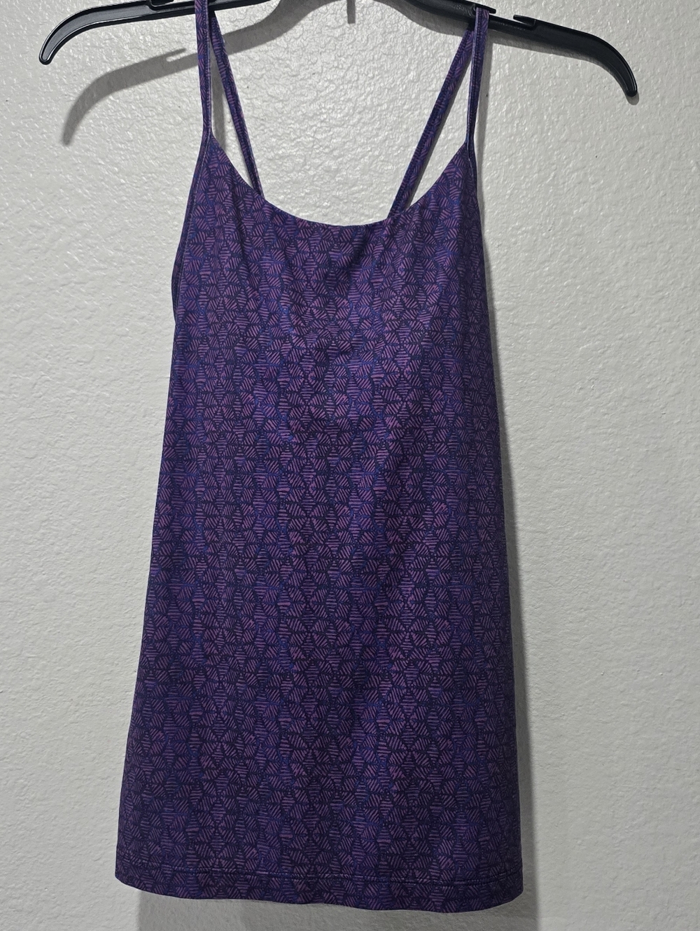 Patagonia Womens Workout Top Size S criss cross in back And Padded Bra
